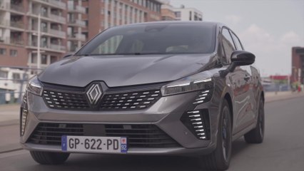 The new Renault Clio in Grey Driving Video