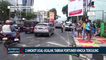 2 Angkot Ugal-Ugalan, Terguling hingga Tabrak Fortuner