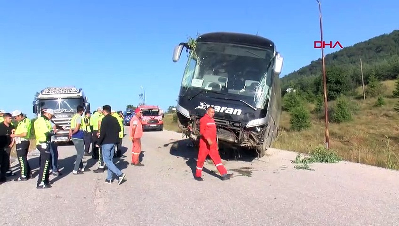 Gerede'de otobüs devrildi: 14 yaralı