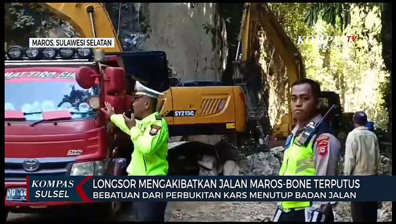 Longsor Mengakibatkan Jalan Maros-Bone Terputus