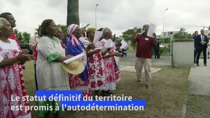 A Nouméa, Macron appelle les Calédoniens à "bâtir l'avenir" pour éviter une "identité figée"