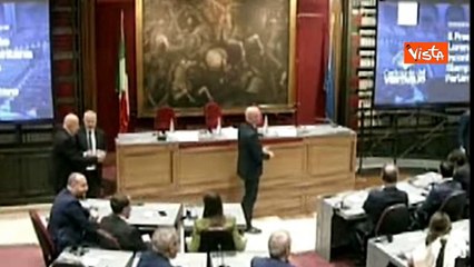 La consegna del Ventaglio della stampa parlamentare al Presidente della Camera Fontana