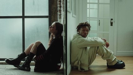 Holly Humberstone - Superbloodmoon (Visualiser)