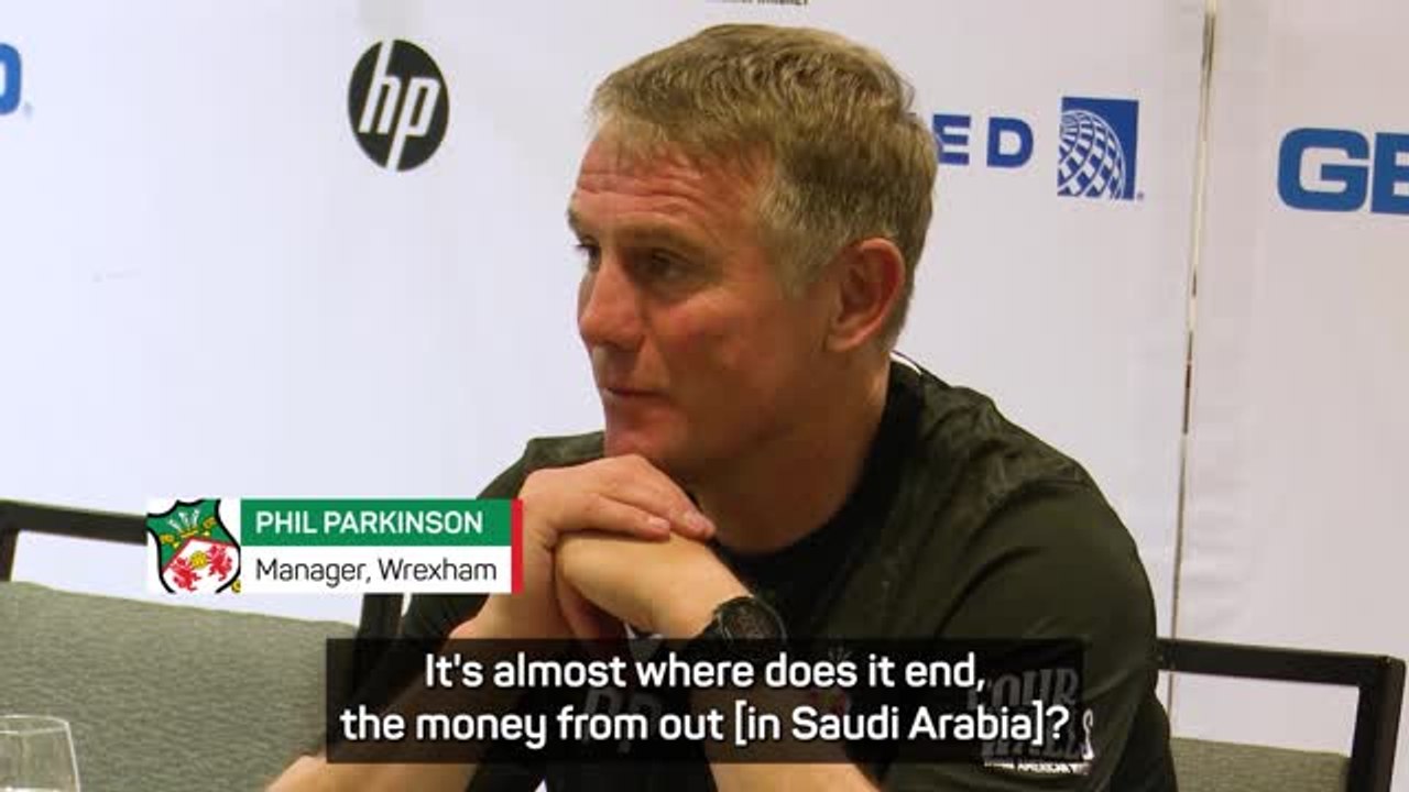 Wrexham manager weighs in on 'incredible' Mbappe transfer saga