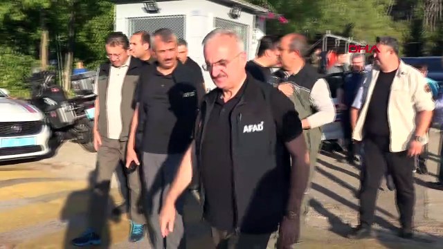 Kemer'deki Orman Yangını Kontrol Altına Alınmaya Çalışılıyor