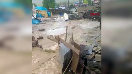 Doğubayazıt'ta Sağanak Yağış Sel Getirdi