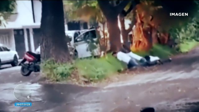 Sujetos encapuchados incendian dos taxis en Uruapan, Michoacán
