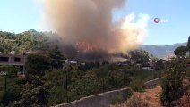 Hatay'da orman yangını: Yangın evleri tehdit ediyor