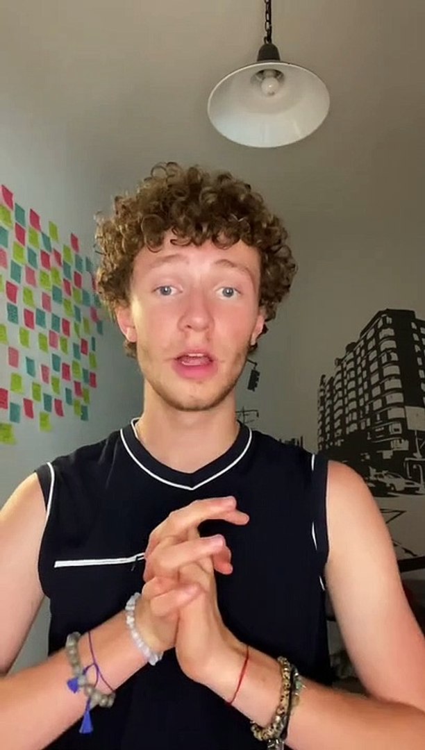 ⁣Vivre pour les caméras