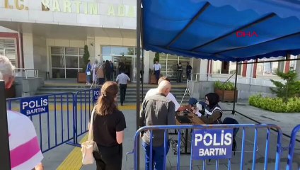 DES TRAVAILLEURS BLESSÉS PAR LES CATASTROPHES DE LA MINE D'AMASRA RÉCUPÉRENT LA MENACE DE LEUR EXPÉRIENCE