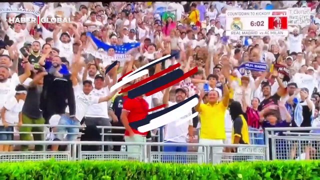 Real Madrid Milan maçı önce izleyenleri şaşkına çeviren olay! Canlı yayında böyle bayıldı