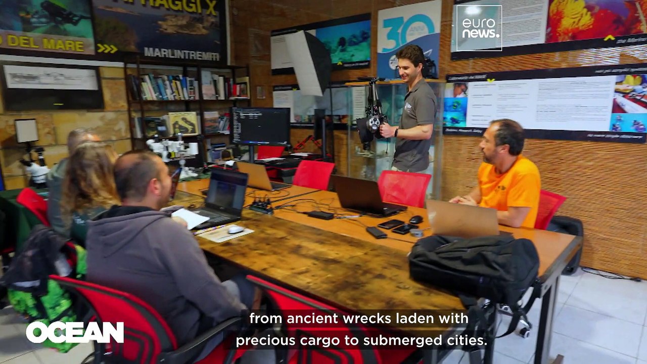 Virtual reality and ecotourism: Exploring and p...