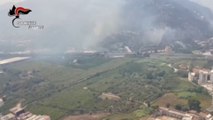 Los incendios se extienden en Sicilia y amenazan el aeropuerto de Palermo