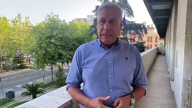 Incendio a Viareggio, il sindaco: Nessun ferito. Situazione sotto controllo