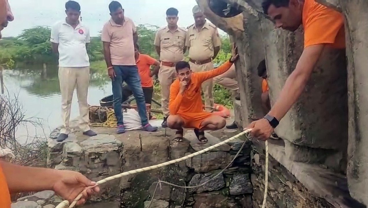 पुलिस ने एसडीआरएफ की मदद से तीनों के शवों को बाहर निकाला