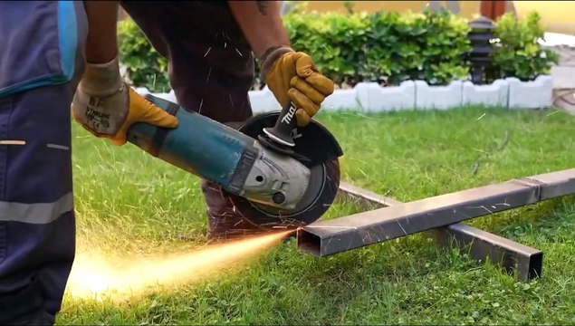 Tuzla Belediyesi, Tekerlekli Sandalyeye Mahkum Olan Gence Engelli Asansörü Yaptı