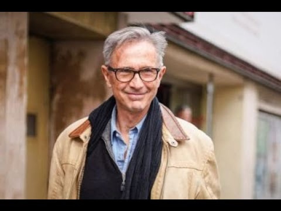 Thierry Lhermitte, un grand-père "un peu distant"