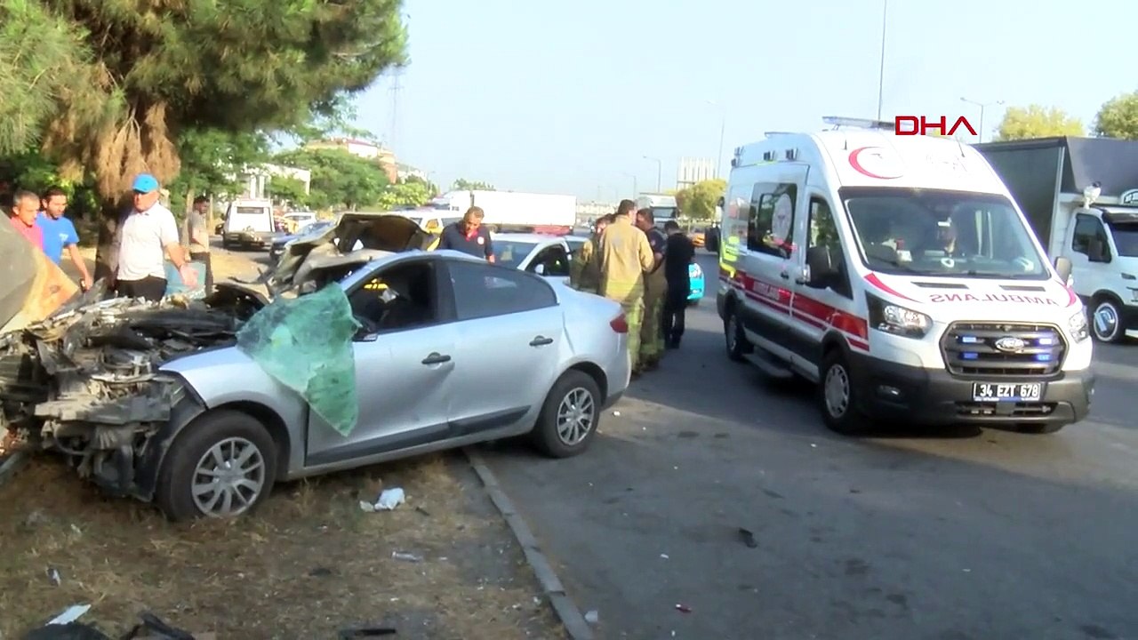 Accident de voiture à Ataşehir, conducteur blessé