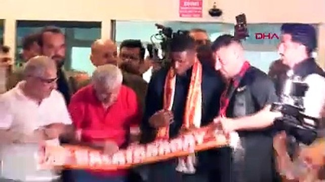 Galatasaray, Wilfried Zaha'yı İstanbul'a getirdi
