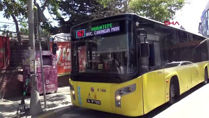 İETT Otobüsü Park Edilen Otomobil Yüzünden Yolda Kaldı
