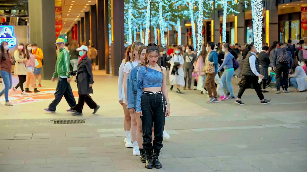 [KPOP IN PUBLIC] ITZY있지 'NOT SHY' DANCE COVER by DAZZLING