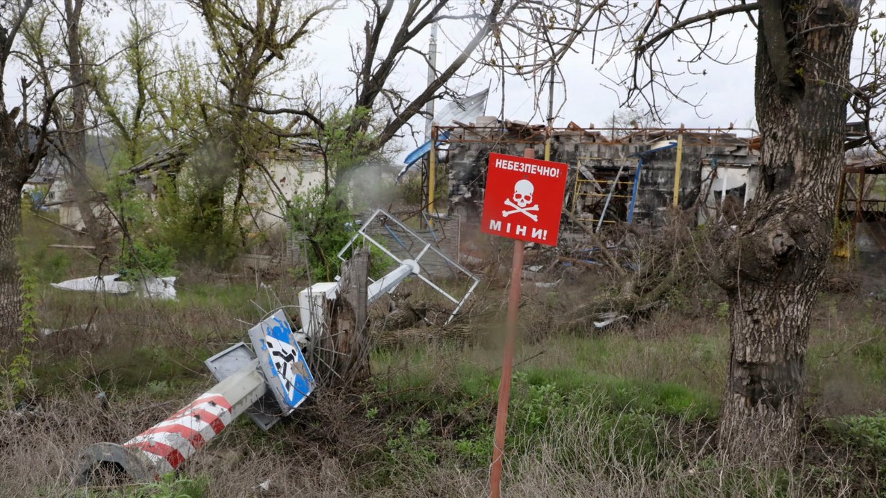Minen-Experte packt über bösartige Sprengmethoden der Russen aus