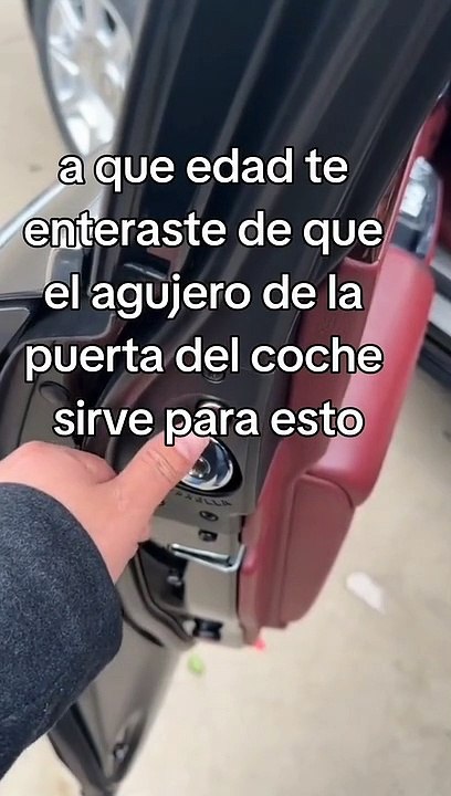 El compartimento secreto de la puerta de algunos coches que casi nadie conoce