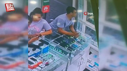 Fatih’te incelediği telefonu alıp kaçan hırsız