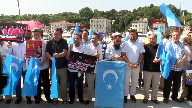 Uygur Türkleri Çin Konsolosluğu Önünde Elişku Katliamını Protesto Etti