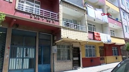 Esenler'de eve gelen polisi gören 10 kaçak göçmen balkondan atladı