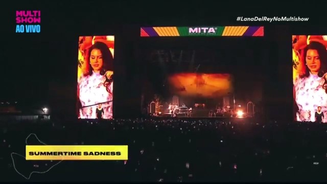 Lana Del Rey chante son tube Summertime Sadness