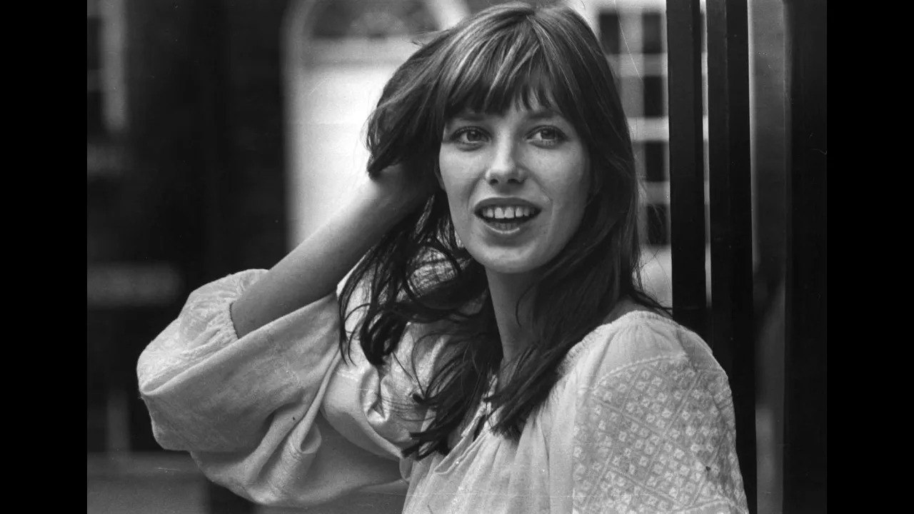 Lou Doillon,son message déchirant après les obsèques de Jane Birkin:  “Près de toi une dernière fois