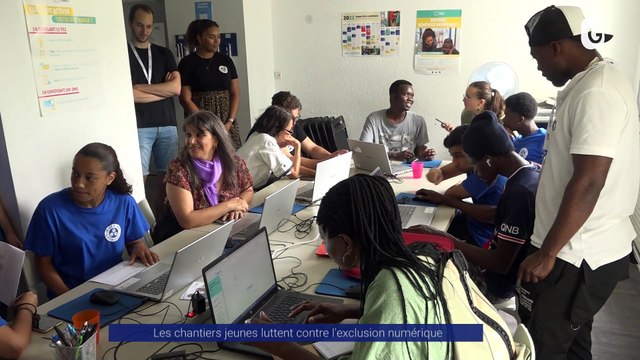 Reportage - Les chantiers jeunes luttent contre l’exclusion numérique