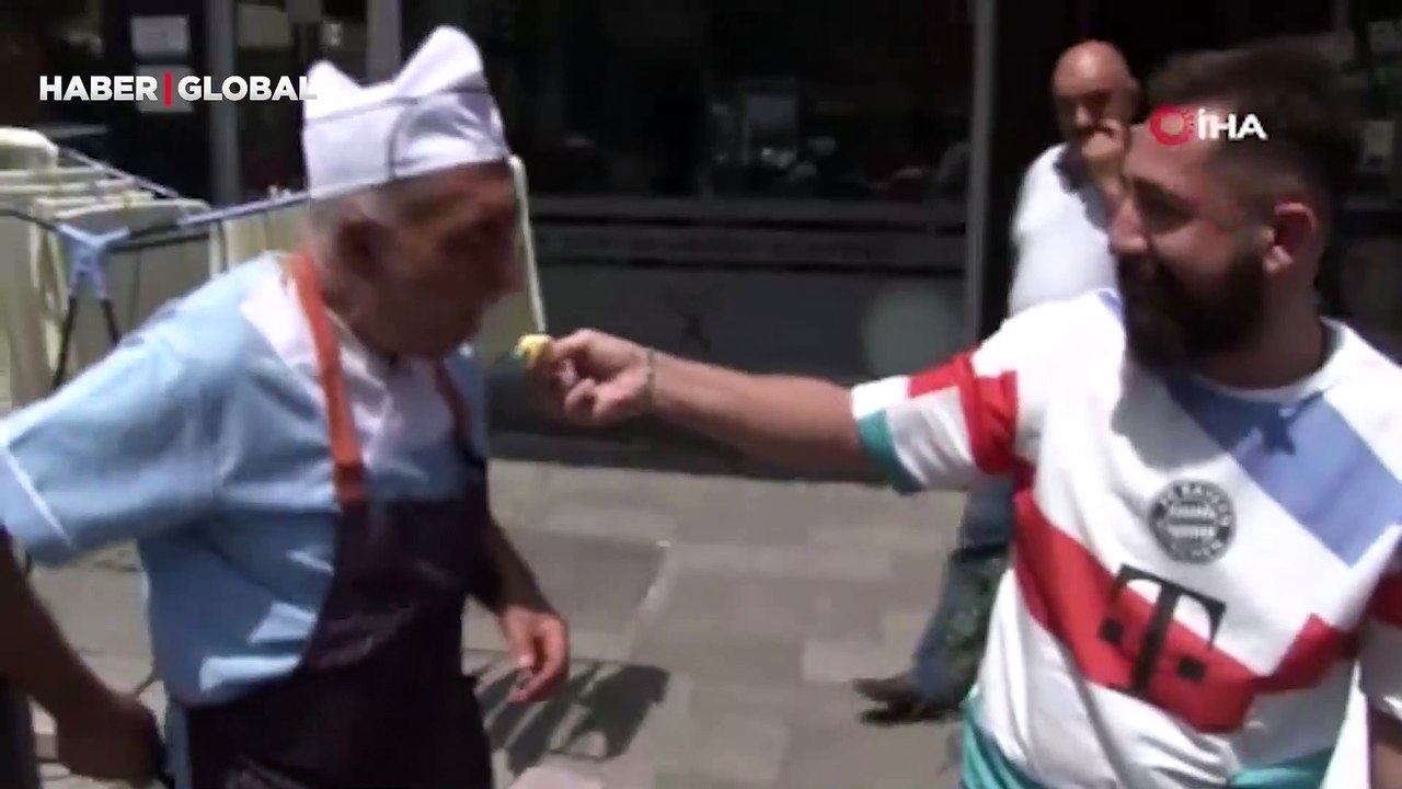 İstanbul'da güneşin altında ısınan tavada saniyeler içerisinde yumurta pişirdiler