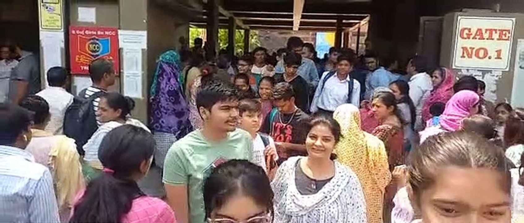 SURAT VIDEO : 12वीं विज्ञान वर्ग परीक्षा में सिर्फ 2,855 ही परीक्षा पास करने में सफल रहे