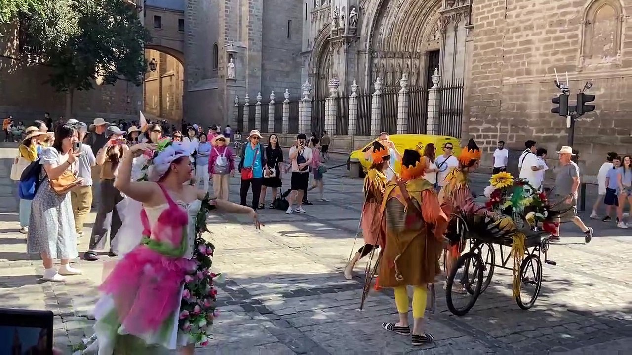 Voix Vives presenta su nueva edición con una caravana poética