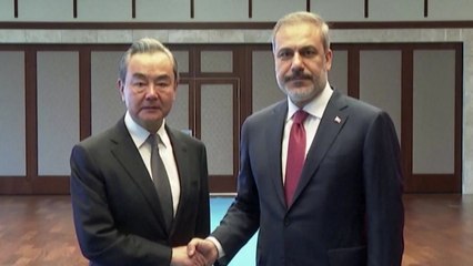 中 왕이, 첫 공식 행보로 튀르키예 외무장관 회담 / YTN