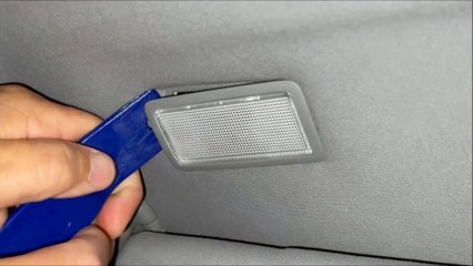 How to Replace the Sun Visor Globe in a 2010 Toyota Camry