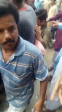 اورنگی ٹاؤن کراچی میں ڈاکوؤں نے بزرگ خاتون کو یرغمال بنا لیا پولیس نے دو ڈاکو جہنم واصل کردیے