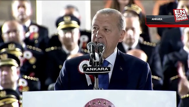 Cumhurbaşkanı Erdoğan: FETÖ'den 41 bin emniyet mensubunun ilişiği kesildi