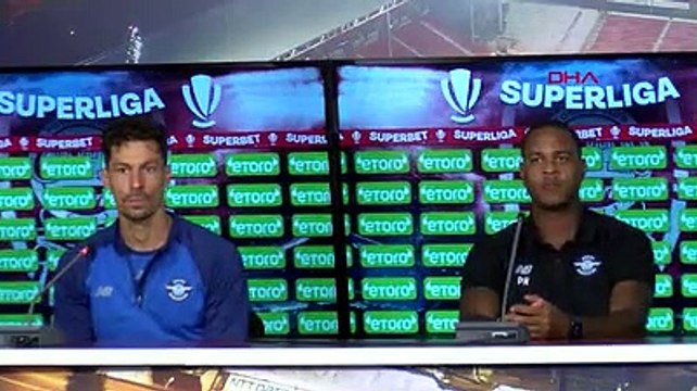 Adana Demirspor Teknik Direktörü Patrick Kluivert ve Benjamin Stambouli basın toplantısında konuştu