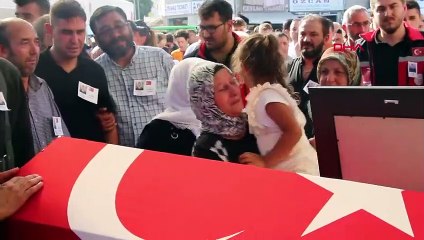 L'officier marinier d'infanterie, le sergent principal Mehmet Özler, qui a été martyrisé à Edirne, a été enterré à Çankırı.