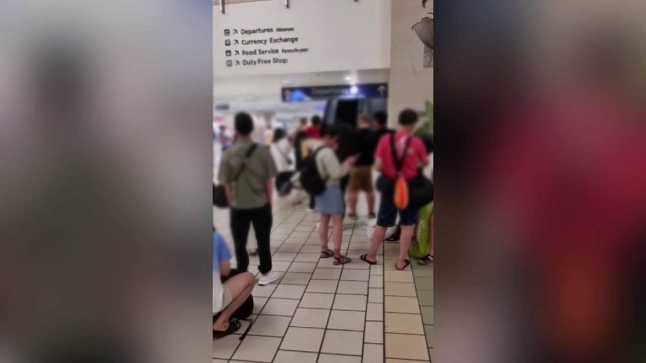 괌 출발 항공편 줄줄이 지연..."폭발물 의심 신고 접수" / YTN