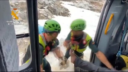 El calor pone en riesgo a los excursionistas que suben al Aneto