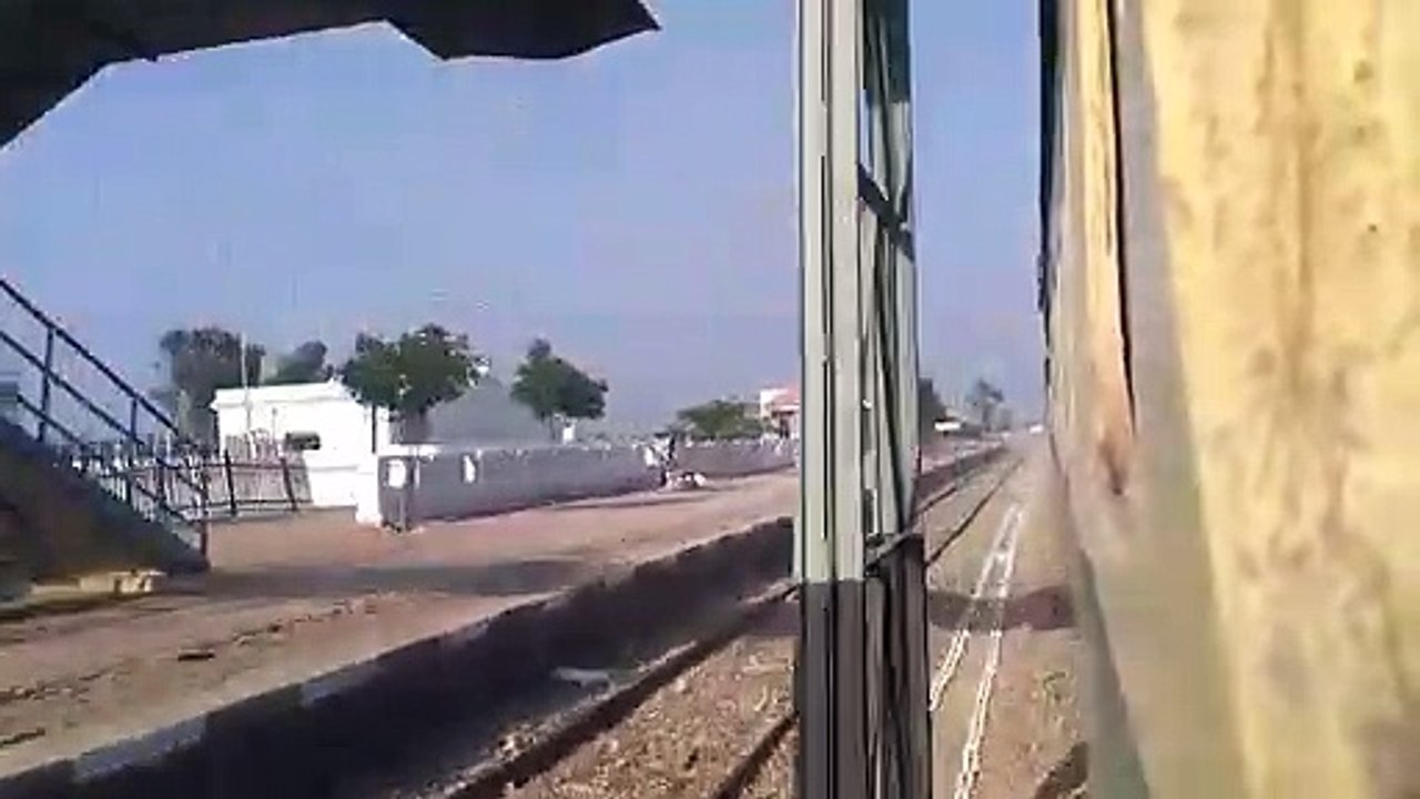 Awam Express Nonstop Crossing  Walhar Railway Station