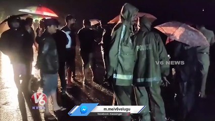 Bus Stopped Due To Floods At Bayaram | Mahabubabad | V6 News