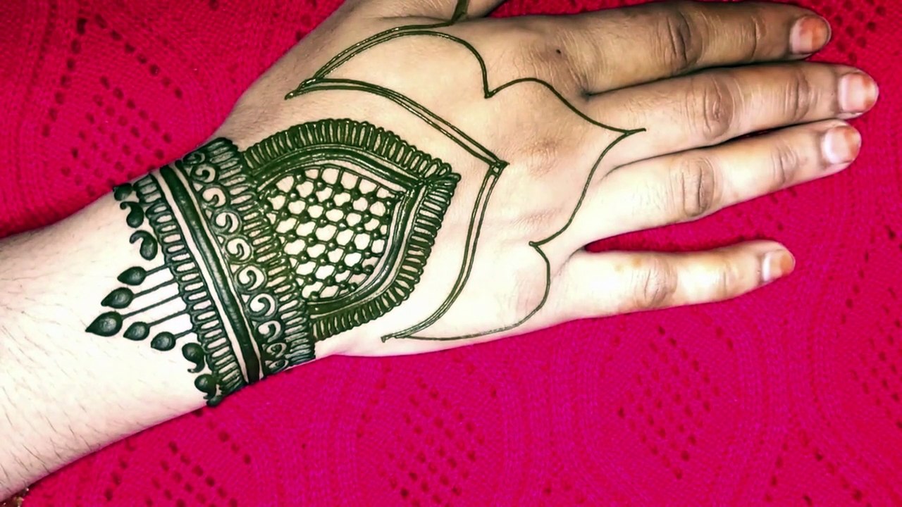 Modern Back Hand Mehndi Design