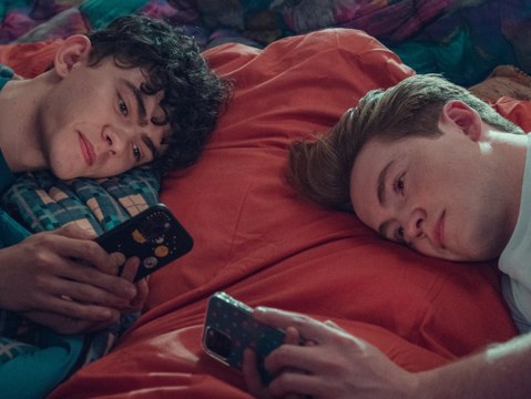 Heartstopper : Neuer Trailer zeigt Nick und Charlie in Paris