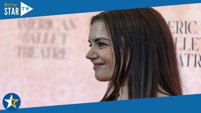 Katie Holmes : abdos en béton et vergetures apparentes, elle fait sensation en bralette à New York
