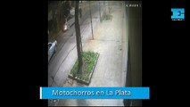 Asedio de motochorros en un barrio de La Plata